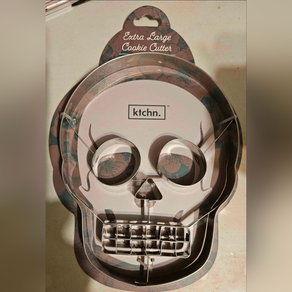Halloween Extra Large Skull Cookie Cutter Deep 1" Design Stainless Steel Frame